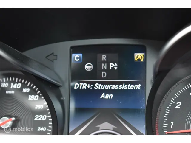 Mercedes-Benz GLC 250 4MATIC Prestige 2015 Benzine 22