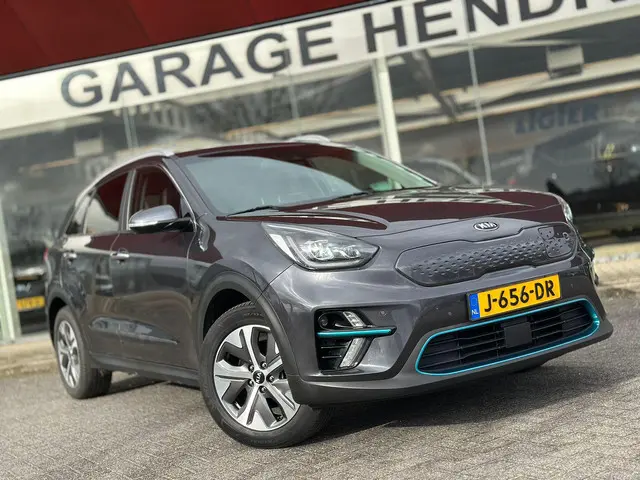 Kia e-Niro ExecutiveLine 64 kWh 2020 Elektrisch 23