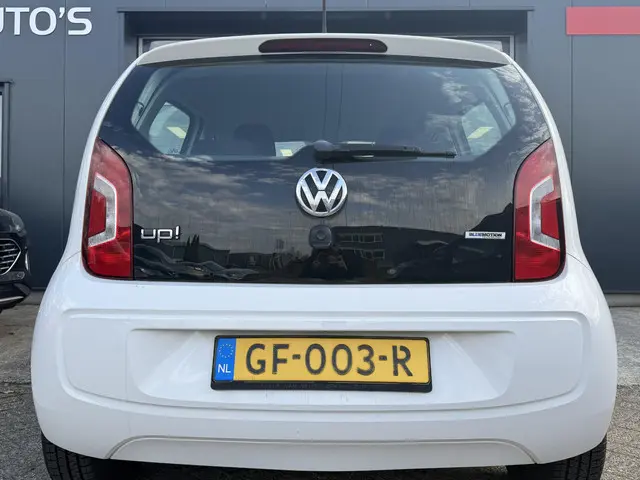 Volkswagen up! 1.0 move up! BlueMotion 2015 Benzine 8
