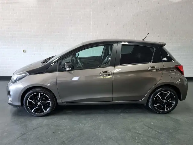 Toyota Yaris 1.3 VVT-i Dynamic Bi-Tone 2016 Benzine 4