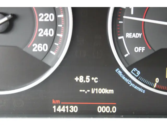 BMW 3 Serie 316i M-Sport | Xenon | Navi prof. 2015 Benzine 24