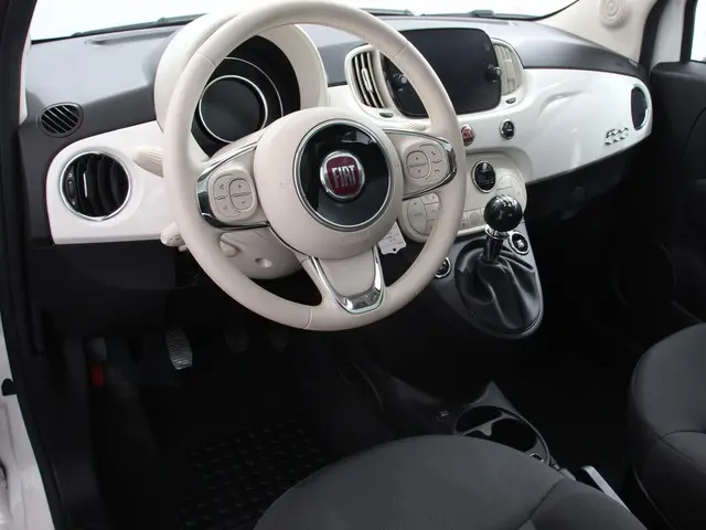 Fiat 500 1.0 Hybrid Dolcevita 2024 Benzine 2