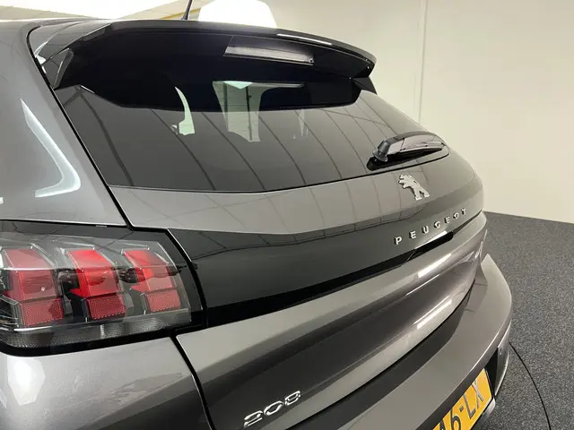 Peugeot 208 1.2 PureTech Active Pack 2022 Benzine 33