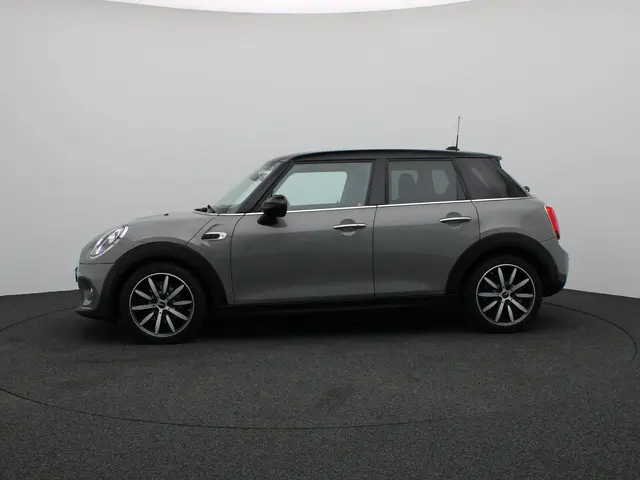 MINI 5-Deurs Cooper 2019 Benzine 4