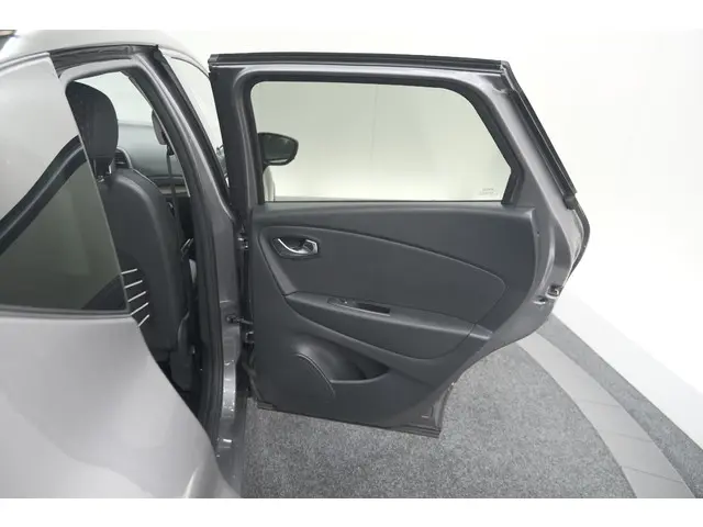 Renault Captur TCe 150 EDC Intens 2019 Benzine 65