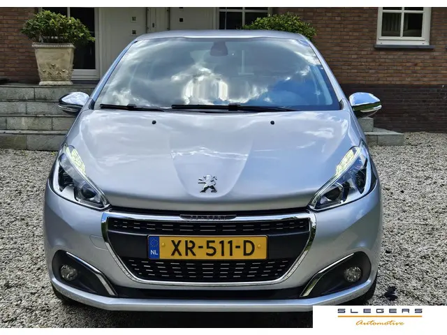 Peugeot 208 1.2 PureTech Allure 2018 Benzine 2
