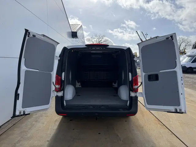 Mercedes-Benz Vito 114 1.9 CDI 2022 Diesel 11