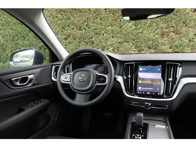Volvo V60 Cross Country 2.0 B5 AWD Plus 2023 Benzine 10