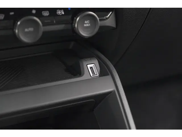 Citroën C4 Hybrid 136 e-DCS6 Max 2025 Hybride Benzine 41