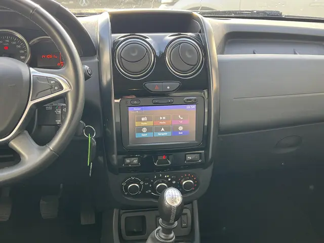 Dacia Duster 1.2 TCe 125 Lauréate 2017 Benzine 8
