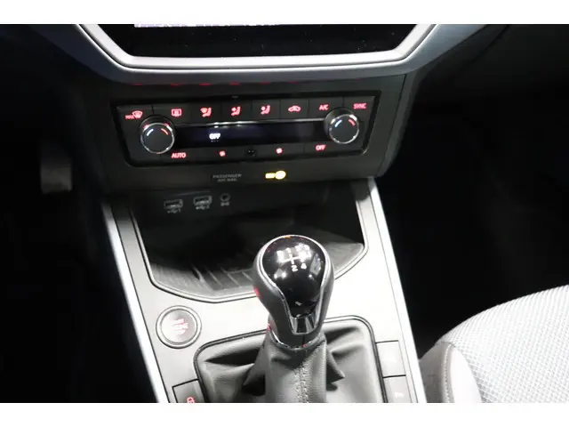 SEAT Arona 1.0 TSI Style Business Intense 2019 Benzine 16