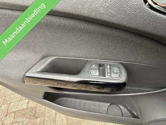 Opel Corsa 1.2 16 v EcoFlex Cosmo berlin 2013 Benzine 10
