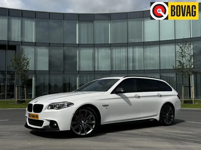 BMW 5 Serie Touring 520i High Executive 2015 Benzine