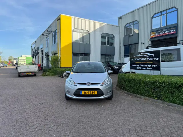 Ford Fiesta 1.25 Titanium 2012 Benzine 2