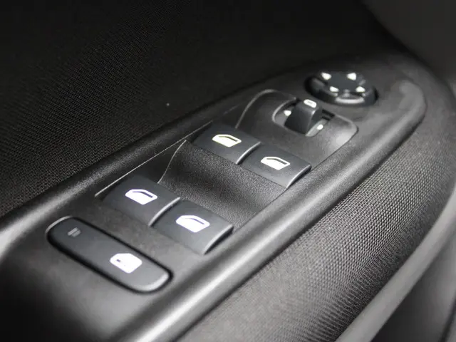 Jeep Avenger Longitude 54 kWh 2024 Elektrisch 22