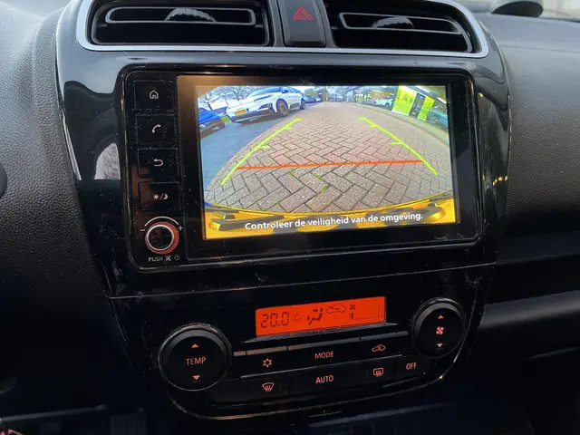 Mitsubishi Space Star 1.2 Intense 2021 Benzine 22