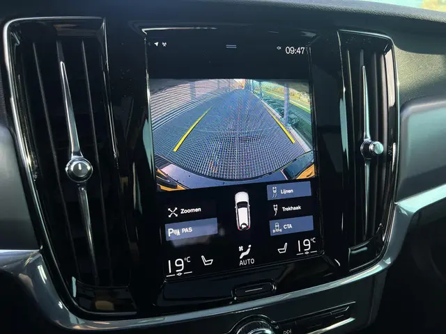 Volvo V90 2.0 T4 Business Luxury+ 2020 Benzine 25