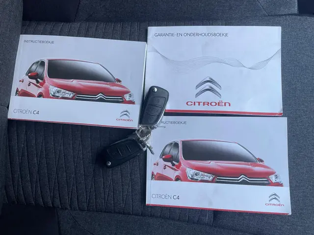 Citroën C4 1.2 PureTech Feel Collection 2015 Benzine 19