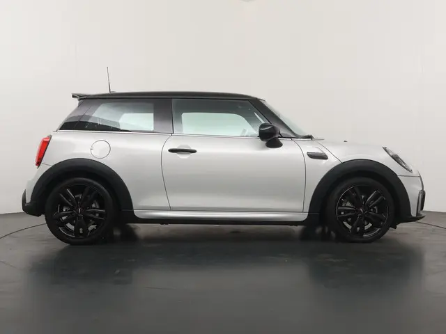 MINI 3-Deurs Cooper 2022 Benzine 8
