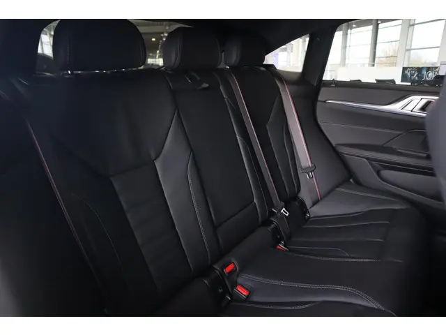 BMW i4 eDrive40 2025 Elektrisch 9