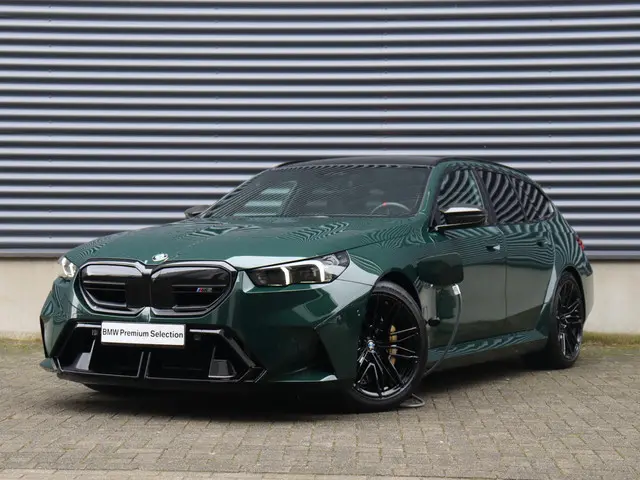 BMW M5 Touring 2025 Hybride Benzine 48