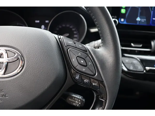 Toyota C-HR 1.8 Hybrid Dynamic, 2023 Hybride Benzine 13