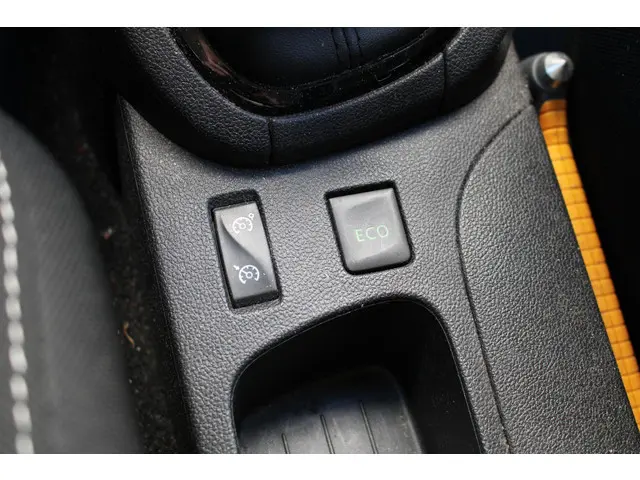 Renault Clio Estate 0.9 TCe Limited 2018 Benzine 21