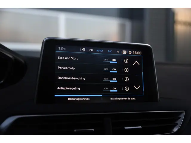 Peugeot 3008 1.6 PureTech Allure 2018 Benzine 43