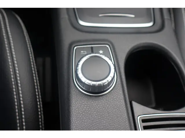 Mercedes-Benz CLA 180 d Lease Edition Plus 2016 Diesel 29