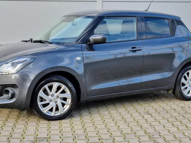 Suzuki Swift 1.2 Select Smart Hybrid 2023 Benzine 39