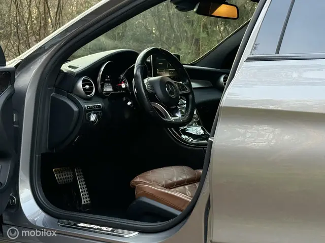 Mercedes-Benz C-Klasse AMG 63 2015 Benzine 3