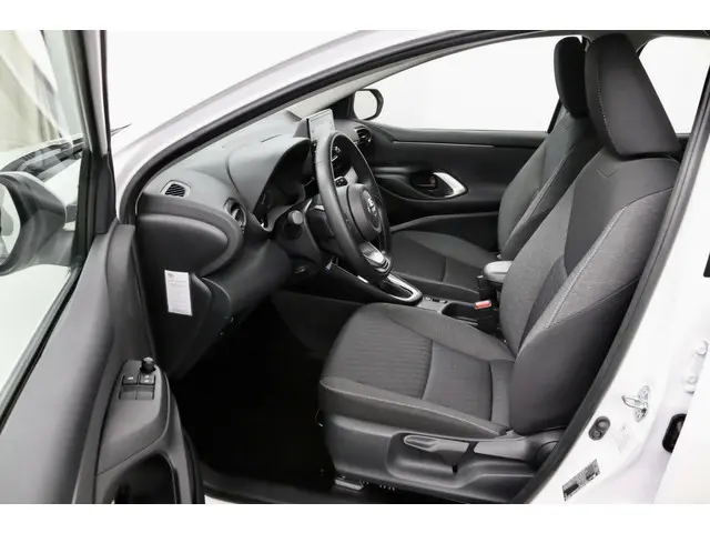 Toyota Yaris 1.5 Hybrid Comfort wit 2022 Hybride Benzine 12