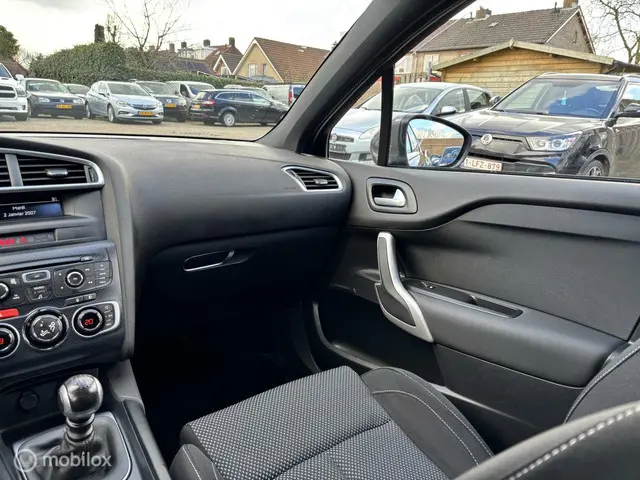 Citroën DS4 1.2 PureTech Business 37.666 km! 2016 Benzine 14