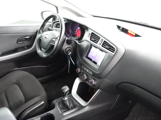 Kia cee'd 1.6 GDI ComfortLine 2016 Benzine 40