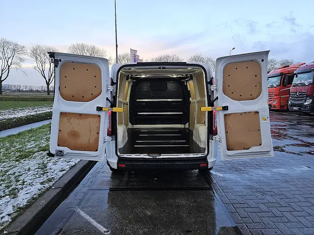 Ford Transit Custom 2.0 2021 Diesel 12