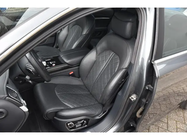 Audi A8 4.0 TFSI S8 quattro Pro Line+ 2013 Benzine 3