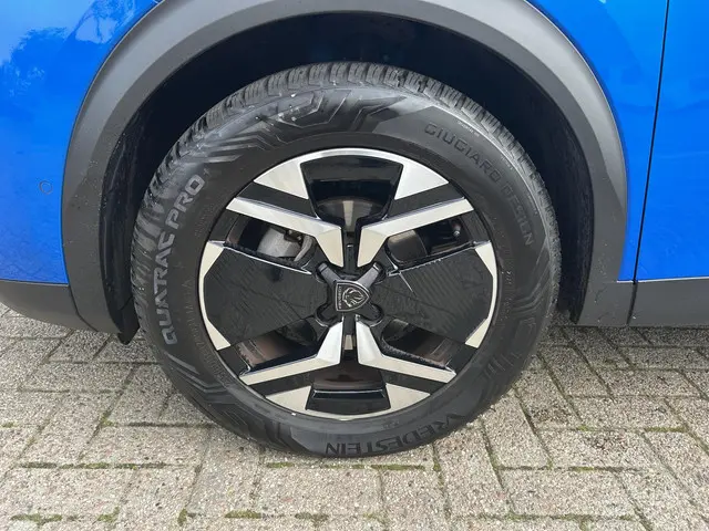 Peugeot 2008 1.2 Turbo 100PK Allure 2024 Benzine 34