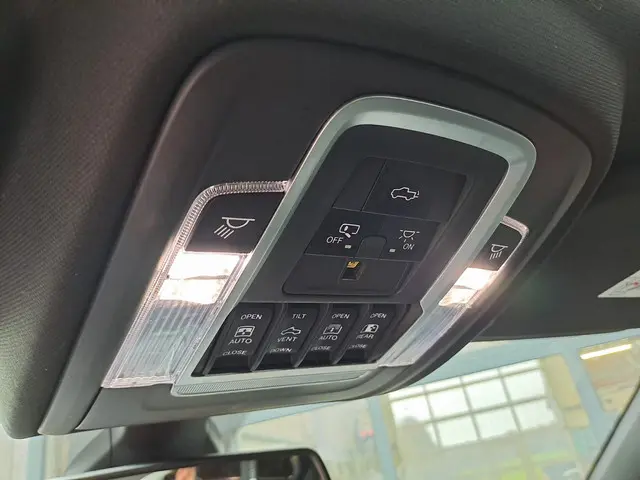 Dodge Ram 1500 5.7 V8 4x4 Crew Cab Laramie 2019 LPG/Gas 18