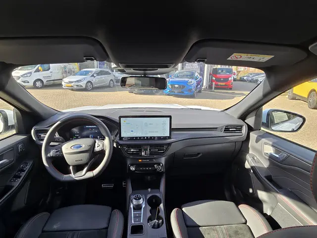 Ford Kuga 2.5 PHEV ST-Line X 2024 Hybride Benzine 15