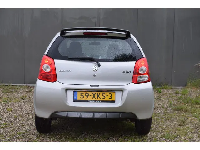 Suzuki Alto 1.0 Exclusive 2012 Benzine 4
