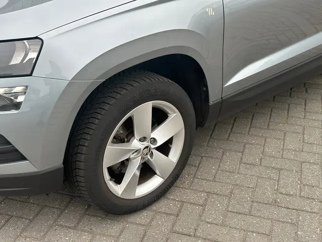 Škoda Karoq TSI Bus APPLE CARPLAY TREKHAAK 2019 Benzine 6