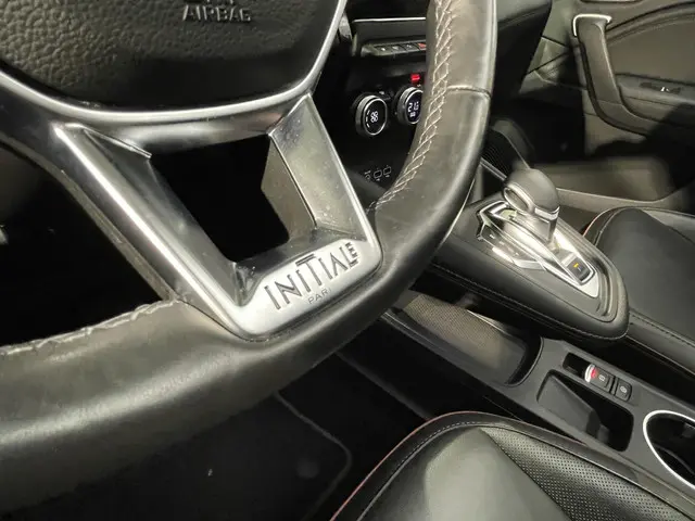 Renault Captur 1.3 TCe 130 Initiale Paris 2020 Benzine 35