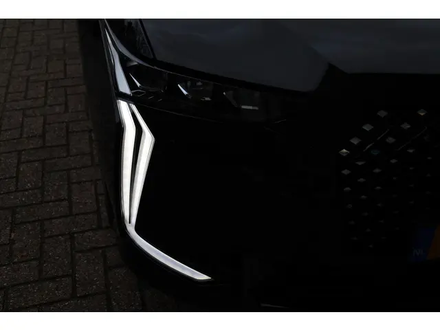DS DS 4 e-Tense 225 'Etoile' 2024 Hybride Benzine 18