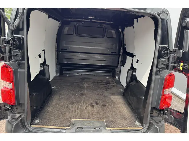 Toyota ProAce Compact 1.5 D-4D Navigator 2021 Diesel 31