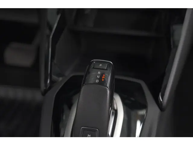 Peugeot 208 PureTech 100 EAT8 Active 2020 Benzine 42