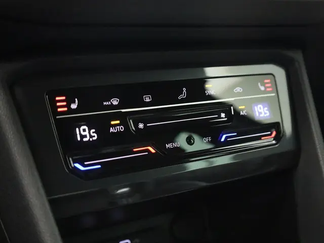 Volkswagen Tiguan 1.5TSI/150PK R-Line DSG 2022 Benzine 23