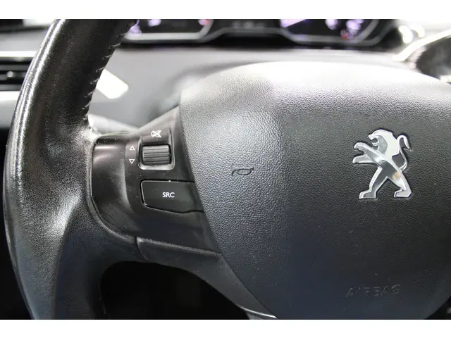 Peugeot 2008 1.2 PureTech Blue Lion 2016 Benzine 18
