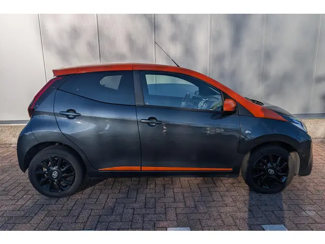 Toyota Aygo 1.0 VVT-i x-JBL 2021 Benzine 9