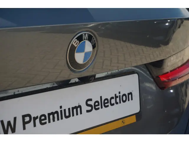 BMW 3 Serie Touring 320i 2024 Benzine 30