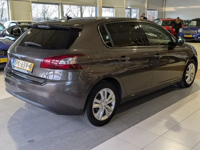 Peugeot 308 1.2 VTi Blue Lease 2013 Benzine 4